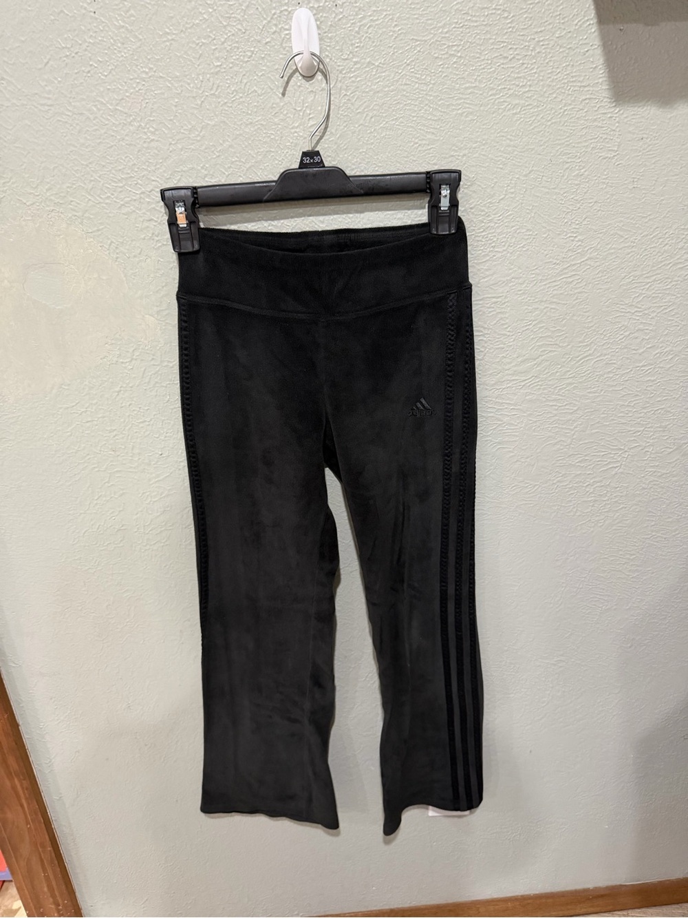 adidas Black Kids Velvet-Look Leggings with Side Stripes and top bundle